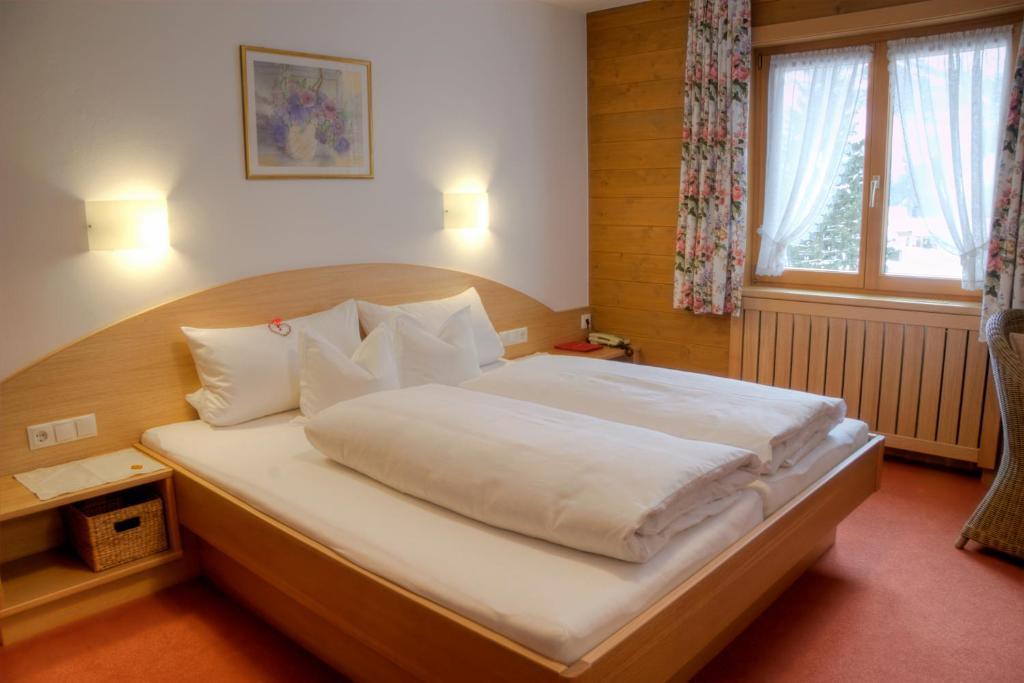Pension Christophorus Hotel Garni Partenen Chambre photo